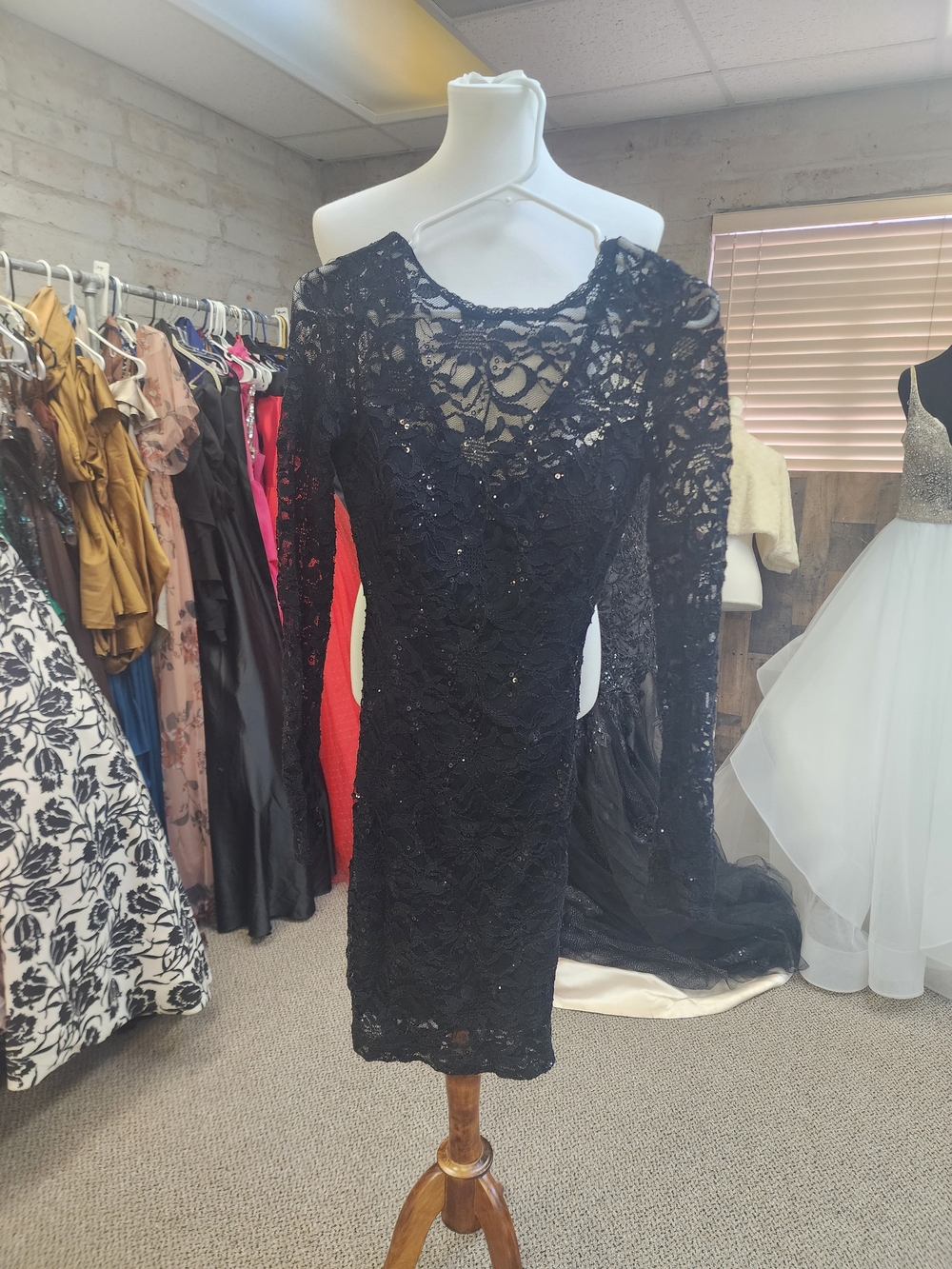 Black Lace Long-Sleeve Sheath Dress